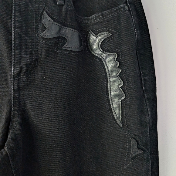 Guess Women's Amaya Straight Leg Black Jeans with Black Leather Applique~Size 27 - Picture 4 of 9